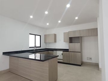 CASA EN VENTA EN CUMBRES ELITE PREMIER