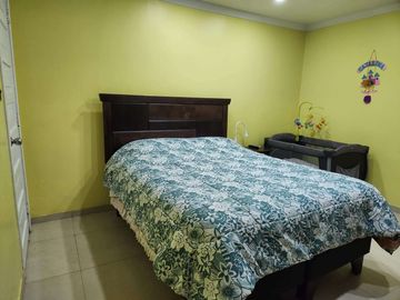 Cómoda y funcional casa, en excelente estado de conservación