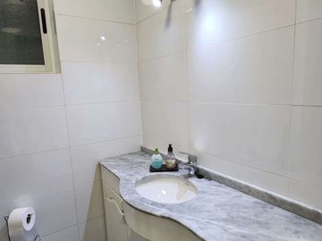 Cómoda y funcional casa, en excelente estado de conservación