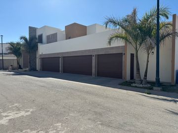 RESIDENCIA  EN  VENTA EN  HACIENDA DEL ROSARIO, TORREON COAH.