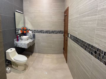 RESIDENCIA  EN  VENTA EN  HACIENDA DEL ROSARIO, TORREON COAH.