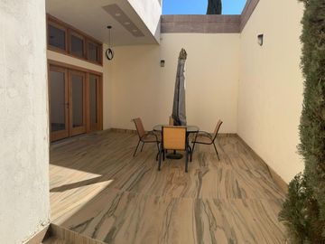 RESIDENCIA  EN  VENTA EN  HACIENDA DEL ROSARIO, TORREON COAH.
