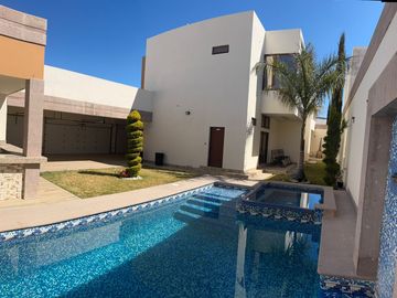 RESIDENCIA  EN  VENTA EN  HACIENDA DEL ROSARIO, TORREON COAH.
