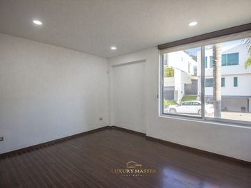 Residencia en Venta Puerta del Bosque