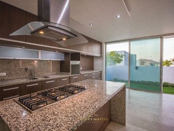 Residencia en Venta Puerta del Bosque