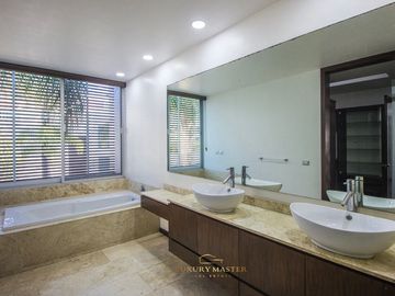 Residencia en Venta Puerta del Bosque