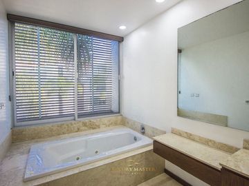 Residencia en Venta Puerta del Bosque