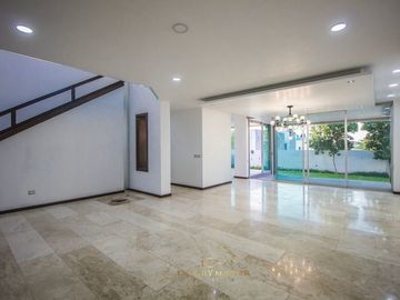 Residencia en Venta Puerta del Bosque