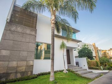 Residencia en Venta Puerta del Bosque