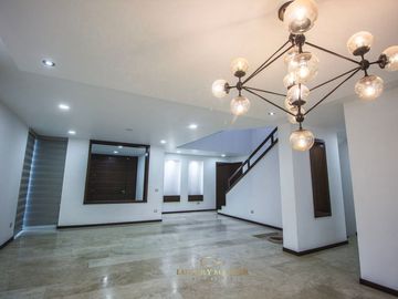 Residencia en Venta Puerta del Bosque