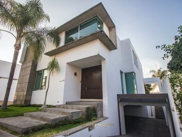 Residencia en Venta Puerta del Bosque
