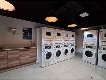 Tu Nuevo Hogar en Las Condes: Moderno y Amoblado
