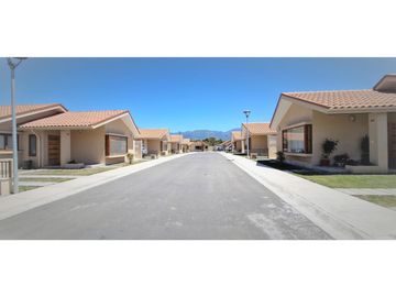 Venta de hermosas casas en condominio exclusivo, en paradero 16 - La Cruz, Quillota.
