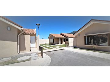 Venta de hermosas casas en condominio exclusivo, en paradero 16 - La Cruz, Quillota.