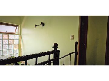Venta de hermosa casa de cuatro dormitorios, en zona centro de Quillota.