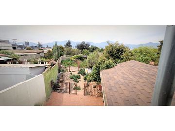 Venta de hermosa casa de cuatro dormitorios, en zona centro de Quillota.