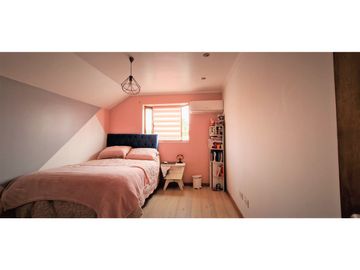 Venta de hermosa casa de cuatro dormitorios, en zona centro de Quillota.