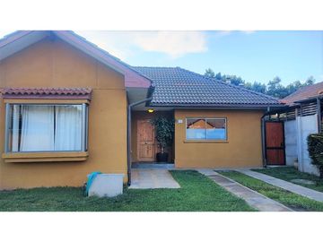 Venta de hermosa casa en condominio exclusivo, La Cruz, Quillota.