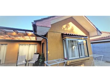 Venta de hermosa casa en condominio exclusivo, La Cruz, Quillota.