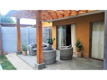 Venta de hermosa casa en condominio exclusivo, La Cruz, Quillota.