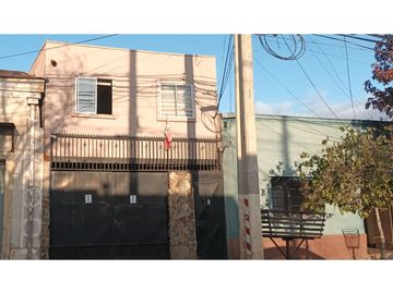 En venta casa de 4 dormitorios en Quillota.