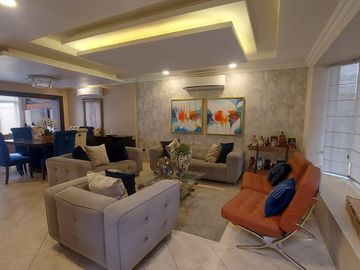 Villa de 5 dormitorios en primeros kilómetros de Samborondón