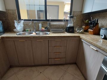 Villa de 5 dormitorios en primeros kilómetros de Samborondón