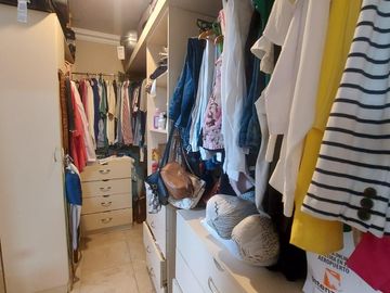 Villa de 5 dormitorios en primeros kilómetros de Samborondón