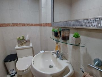 Villa de 5 dormitorios en primeros kilómetros de Samborondón