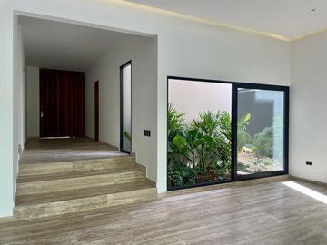 Casa en Venta de 4 recamaras - Residencial Lagos del Sol