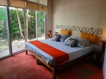 Terreno con Villa y Cenote en Ruta de Los Cenotes, Puerto Morelos