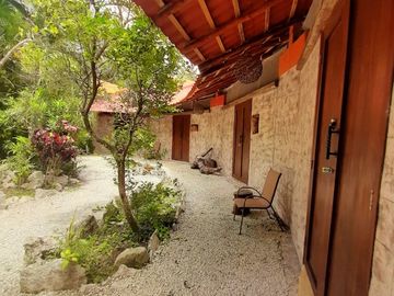 Terreno con Villa y Cenote en Ruta de Los Cenotes, Puerto Morelos