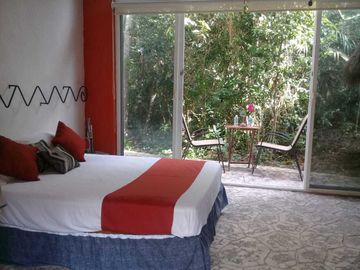 Terreno con Villa y Cenote en Ruta de Los Cenotes, Puerto Morelos