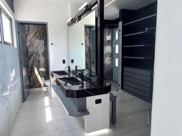 Casa con alberca privada en Residencial Exclusivo