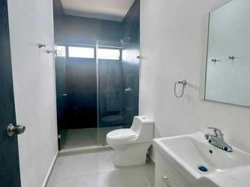 Residencial Arbolada - Casa Nueva con Alberca