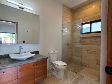 Hermosa Casa en Residencial Lagos del Sol