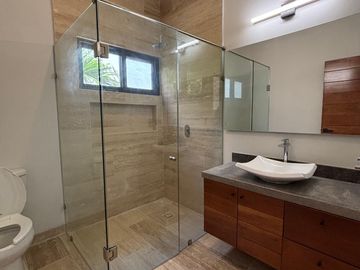 Hermosa Casa en Residencial Lagos del Sol