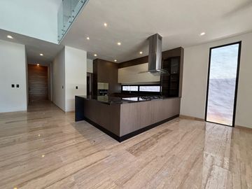 Hermosa Casa en Residencial Lagos del Sol