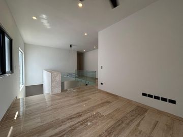 Hermosa Casa en Residencial Lagos del Sol