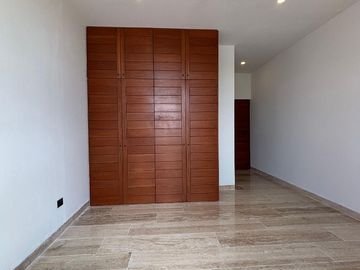 Hermosa Casa en Residencial Lagos del Sol