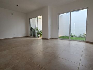 Hermosa casa en Residencial Izamal