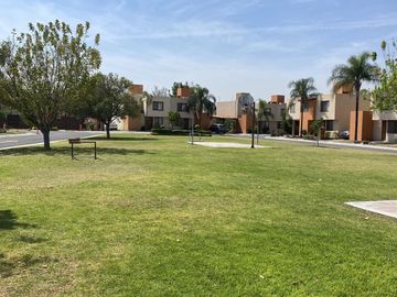 Casa en Venta en Condomio Villa Encinal, Puerta Real