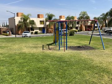 Casa en Venta en Condomio Villa Encinal, Puerta Real
