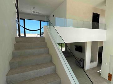 Casa Chit. Enorme lote con Casa frente al mar en Sisal en venta