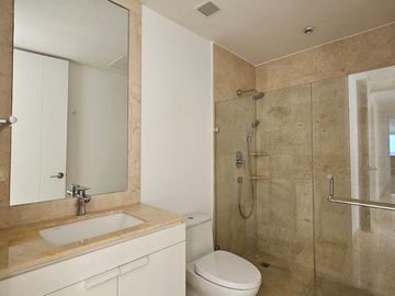 PENTHOUSE EN VENTA DE TRES HABITACIONES EN COUNTRY TOWERS