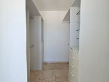 PENTHOUSE EN VENTA DE TRES HABITACIONES EN COUNTRY TOWERS