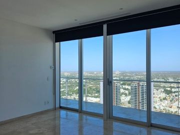 PENTHOUSE EN VENTA DE TRES HABITACIONES EN COUNTRY TOWERS