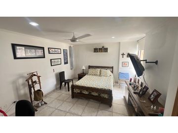 SE VENDE REMODELADO APARTAMENTO EN RIOMAR