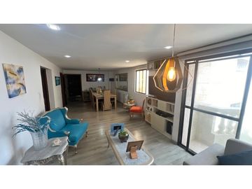 SE VENDE REMODELADO APARTAMENTO EN RIOMAR