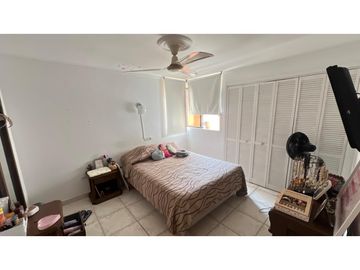 SE VENDE REMODELADO APARTAMENTO EN RIOMAR